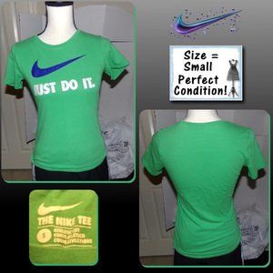 BOGO! Nike T-Shirt {L18}